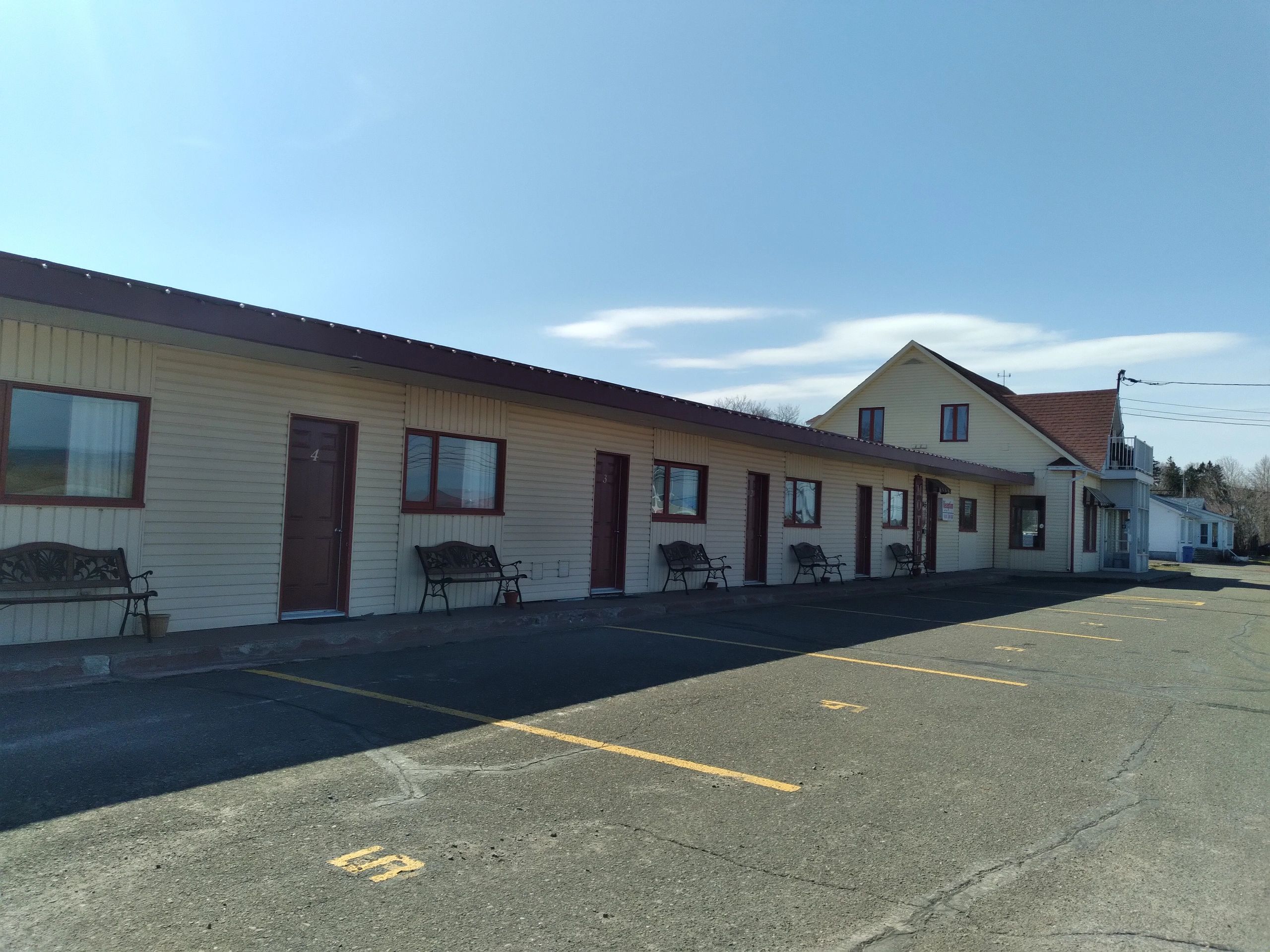 Motel Au Soleil Couchant Québec Canada motelsoleilcouchant.ca - Motel, Motel Au Soleil Couchant, Motel Hotel